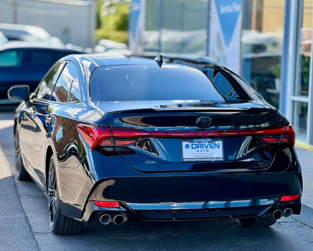 2021 Toyota Avalon XSE photo 3
