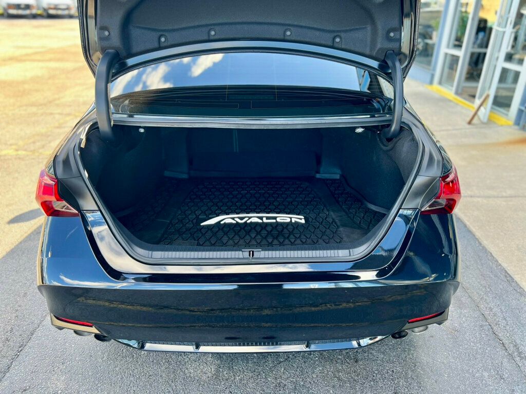 2021 Toyota Avalon XSE photo 7
