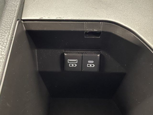 2021 Toyota Camry Hybrid LE CVT - 22942121 - 30