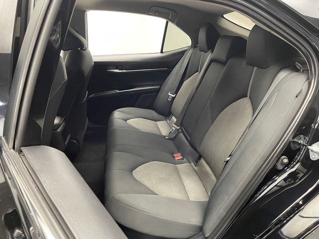 2021 Toyota Camry Hybrid LE CVT - 22942121 - 34