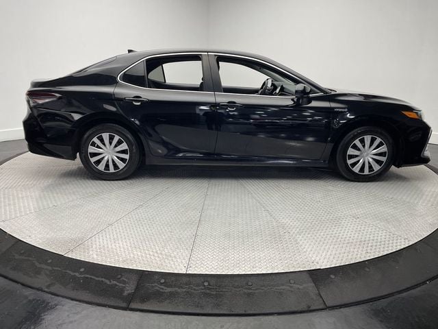 2021 Toyota Camry Hybrid LE CVT - 22942121 - 3