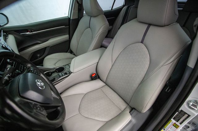 2021 Toyota Camry Hybrid XSE CVT - 22985212 - 18