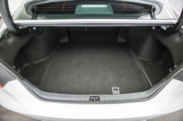 2021 Toyota Camry Hybrid XSE CVT - 22985212 - 39