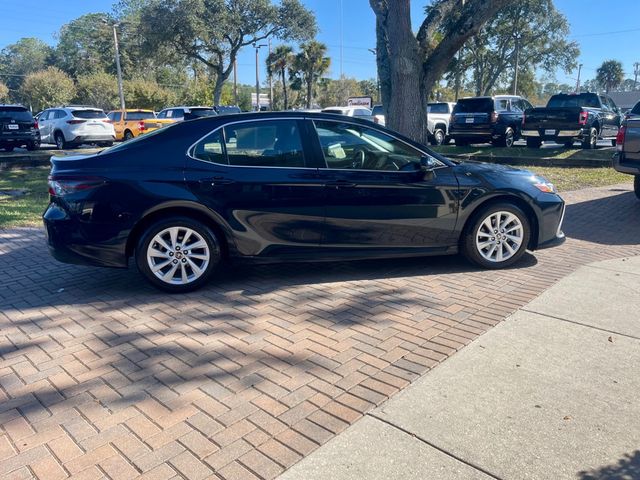 2021 Toyota Camry LE - 22935493 - 5
