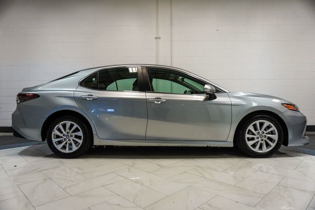 2021 Toyota Camry LE Automatic - 22988921 - 33