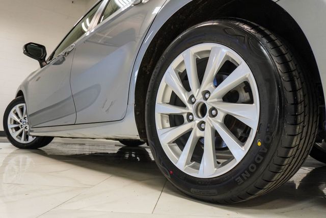 2021 Toyota Camry LE Automatic - 22988921 - 34