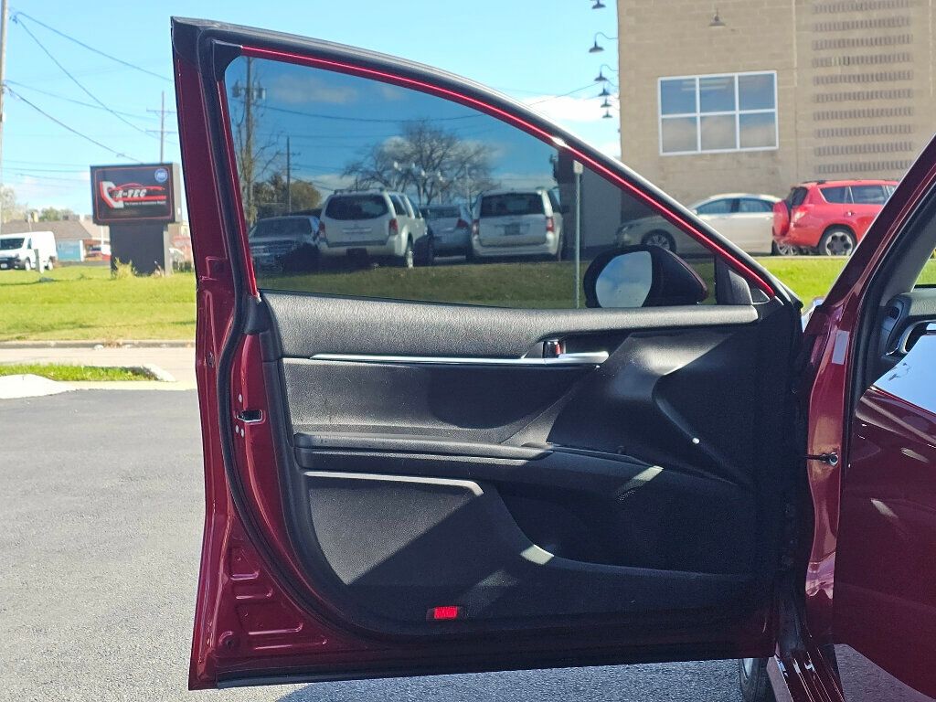 2021 Toyota Camry LE Automatic - 22932716 - 16