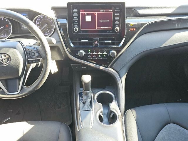 2021 Toyota Camry LE Automatic - 22932716 - 21