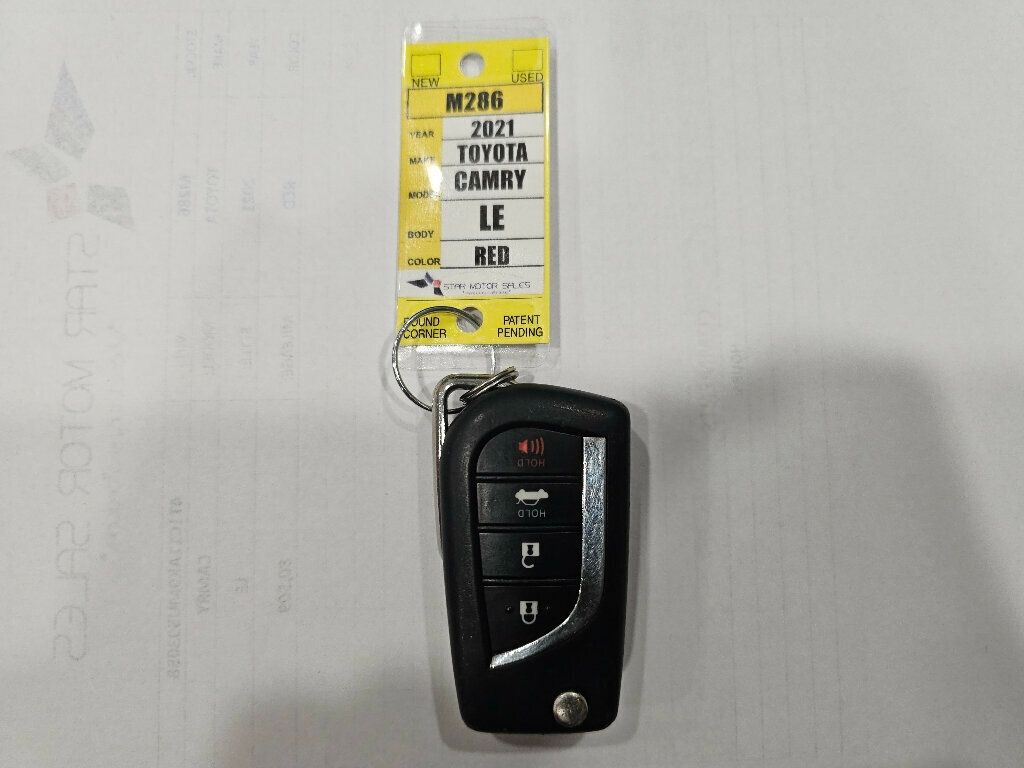 2021 Toyota Camry LE Automatic - 22932716 - 32