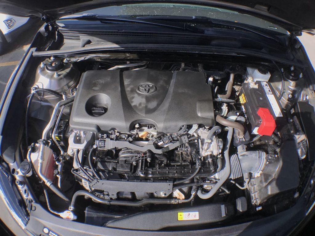 2021 Toyota Camry SE photo 11