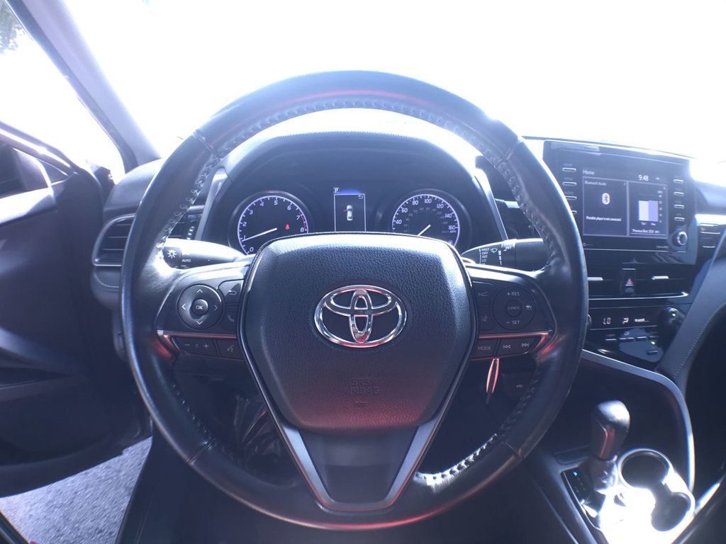2021 Toyota Camry SE photo 14