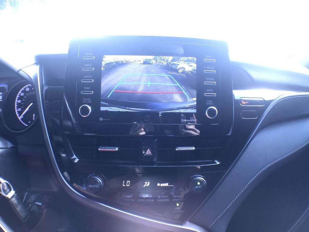 2021 Toyota Camry SE photo 17