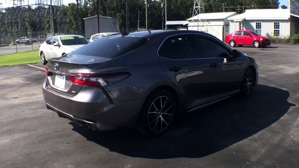2021 Toyota Camry SE photo 8