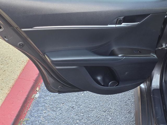 2021 Toyota Camry SE - 22920493 - 24