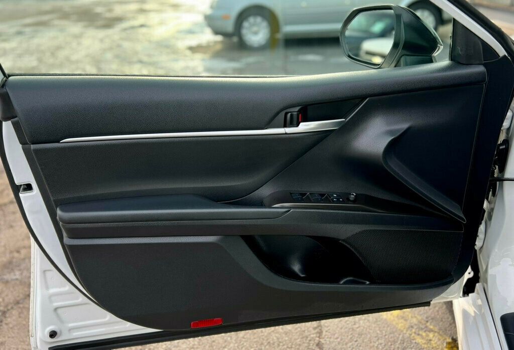 2021 Toyota Camry SE - 22956889 - 11