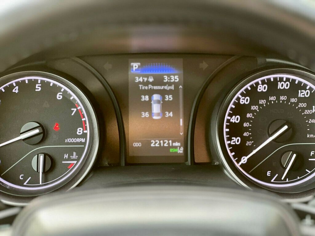 2021 Toyota Camry SE - 22956889 - 18