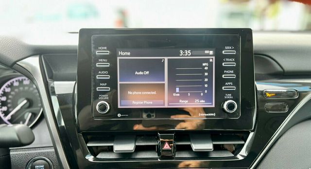 2021 Toyota Camry SE - 22956889 - 19