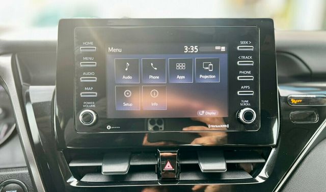 2021 Toyota Camry SE - 22956889 - 20