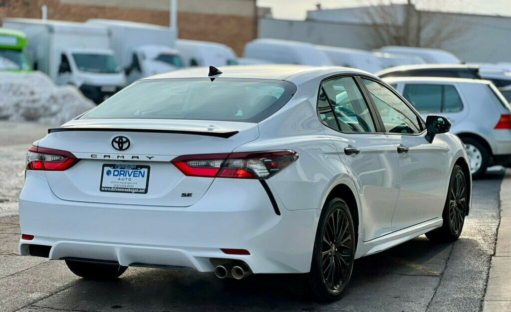 2021 Toyota Camry SE - 22956889 - 30