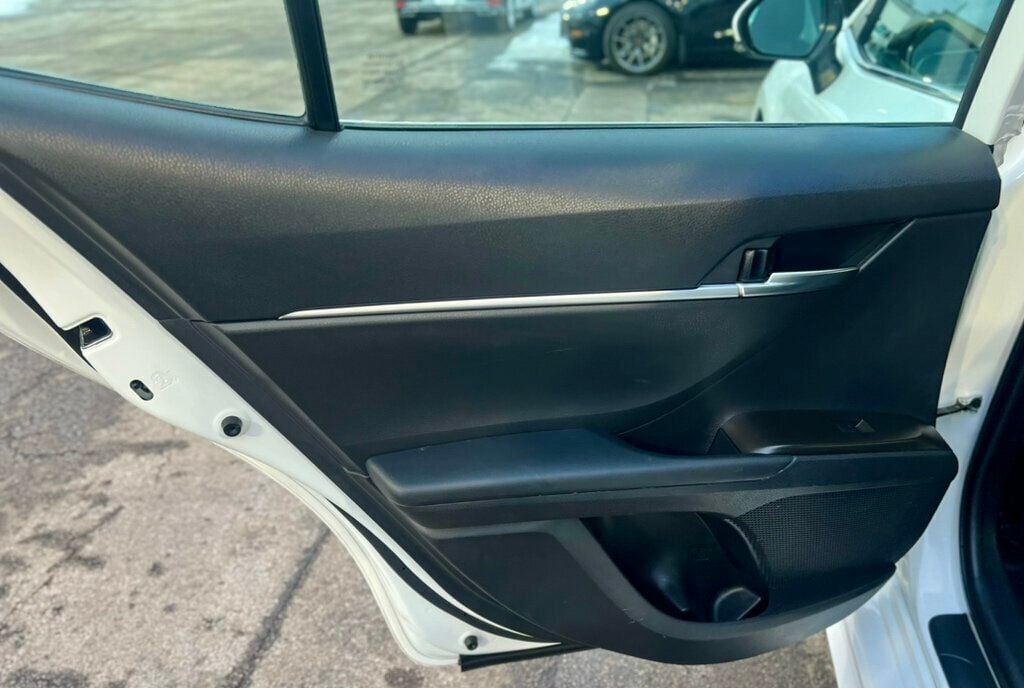 2021 Toyota Camry SE - 22979467 - 13