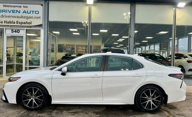 2021 Toyota Camry SE - 22979467 - 28