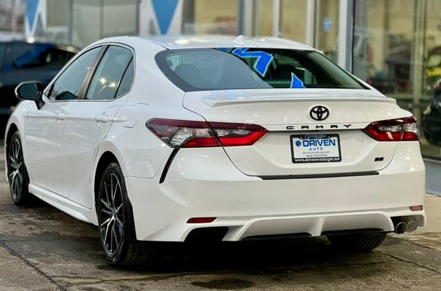 2021 Toyota Camry SE - 22979467 - 29