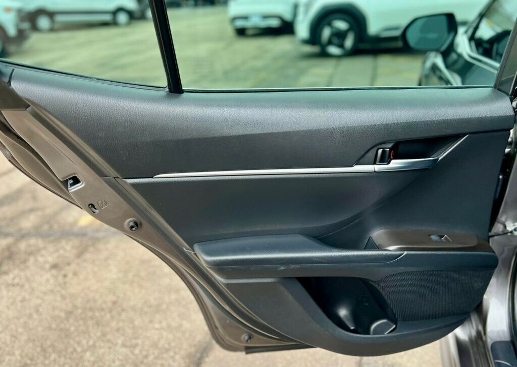 2021 Toyota Camry SE - 22985403 - 13