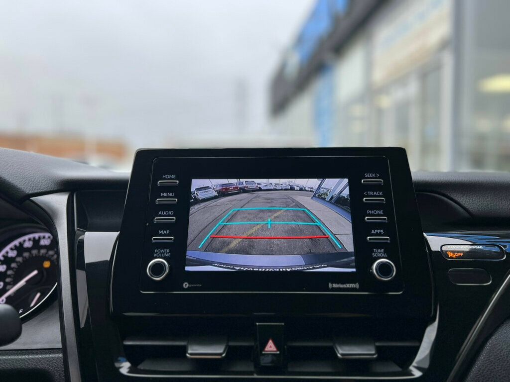 2021 Toyota Camry SE - 22985403 - 22