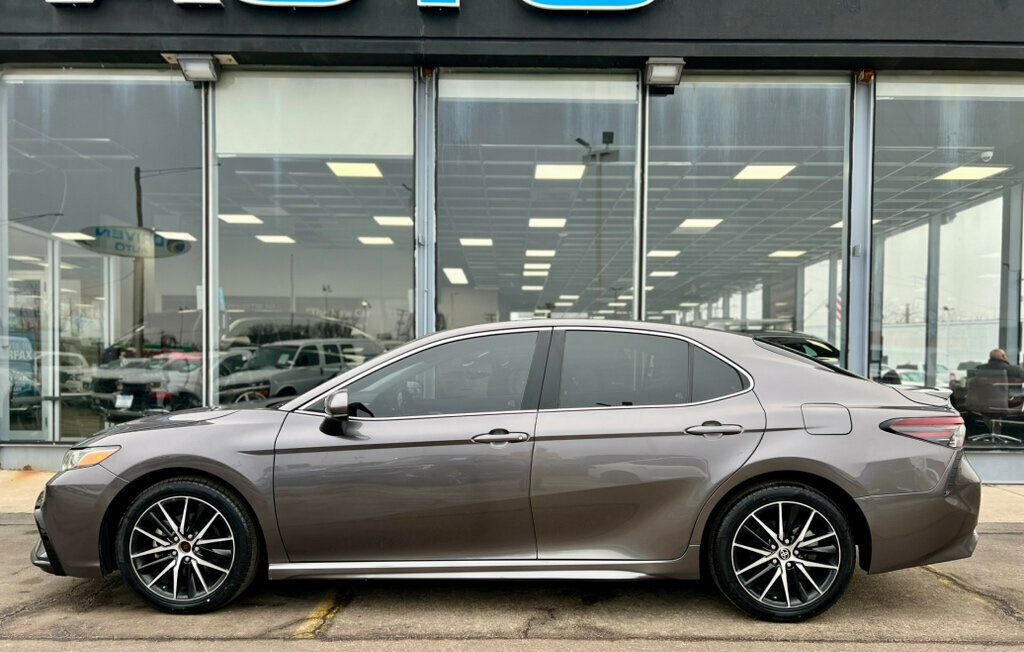 2021 Toyota Camry SE - 22985403 - 29