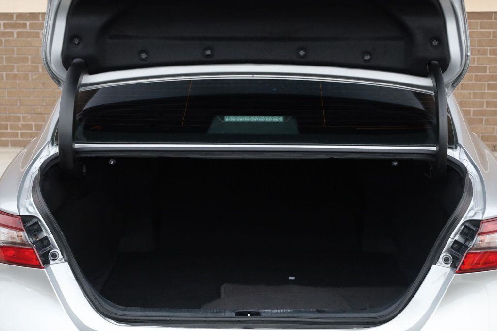 Toyota Camry photo 13