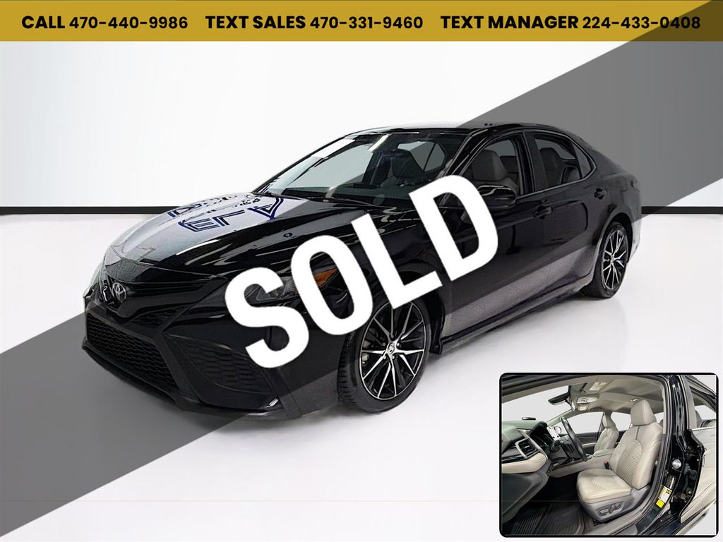 2021 Toyota Camry SE - 23033004 - 0