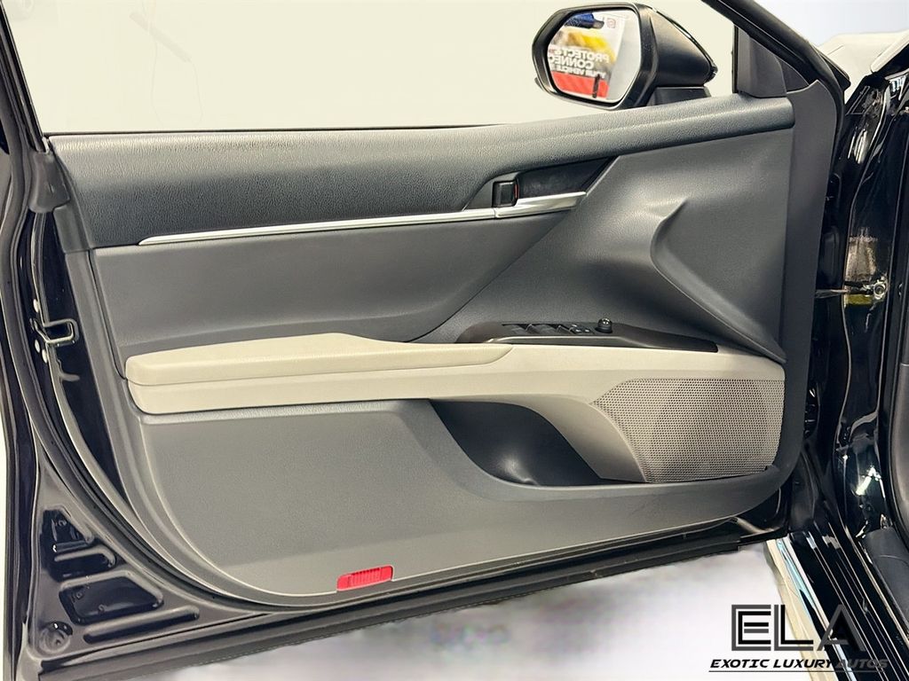 2021 Toyota Camry SE - 23033004 - 19