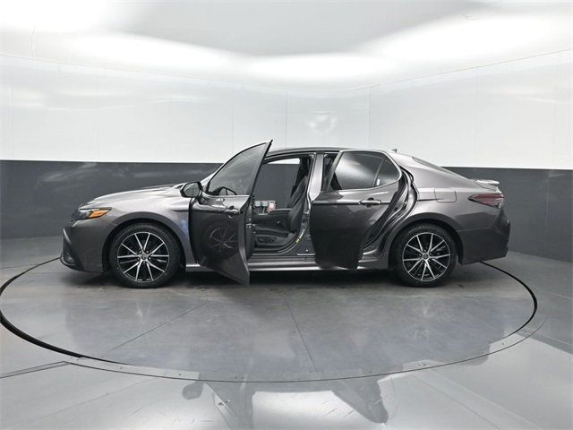 2021 Toyota Camry SE Automatic - 22922202 - 33