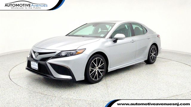 2021 Toyota Camry SE Automatic w/ Cold Weather & Convenience Pkgs + Power Moonroof - 22960919 - 0