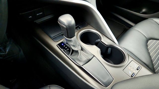 2021 Toyota Camry SE Automatic w/ Cold Weather & Convenience Pkgs + Power Moonroof - 22960919 - 16