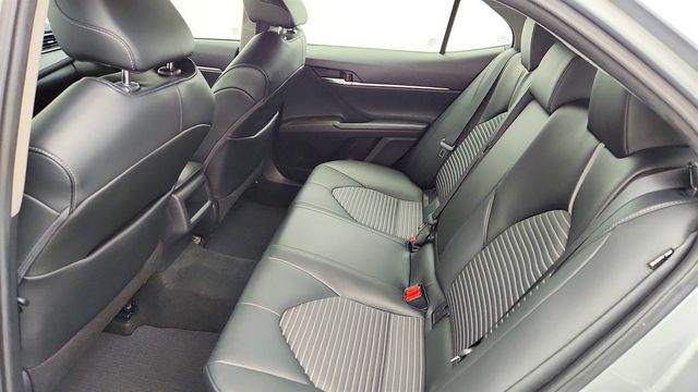 2021 Toyota Camry SE Automatic w/ Cold Weather & Convenience Pkgs + Power Moonroof - 22960919 - 21