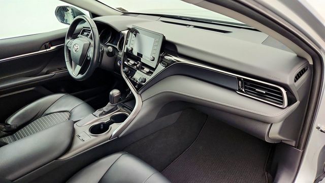 2021 Toyota Camry SE Automatic w/ Cold Weather & Convenience Pkgs + Power Moonroof - 22960919 - 25