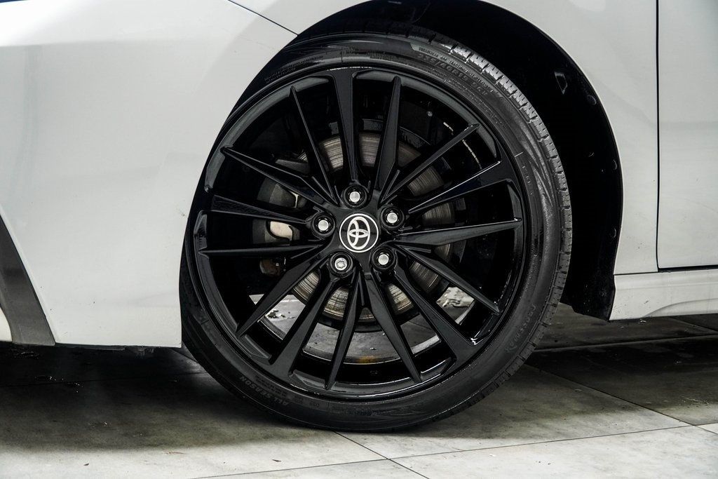 2021 Toyota Camry XSE photo 3