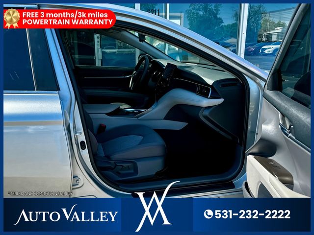 2021 Toyota Camry Hybrid LE Sedan 4D - 22939030 - 15