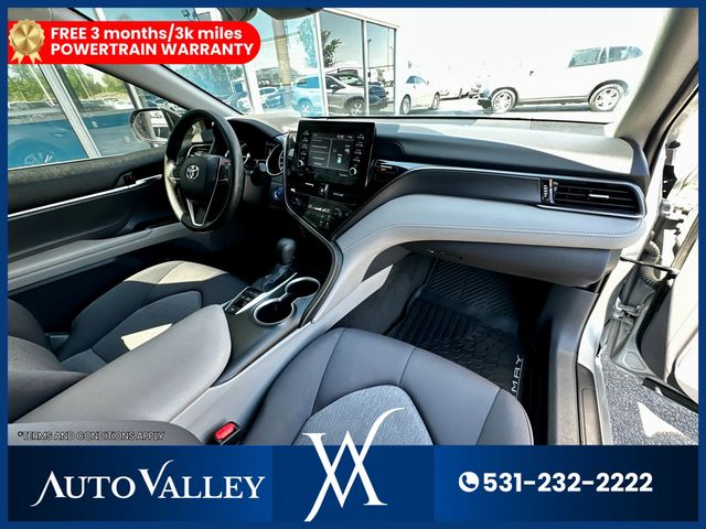 2021 Toyota Camry Hybrid LE Sedan 4D - 22939030 - 17