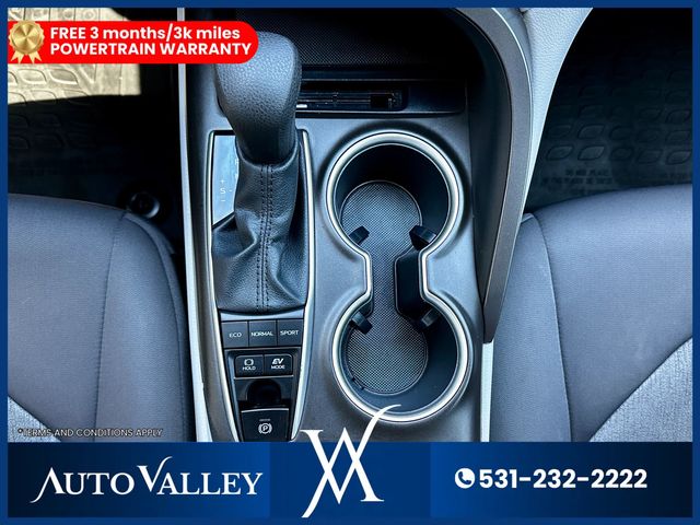 2021 Toyota Camry Hybrid LE Sedan 4D - 22939030 - 31