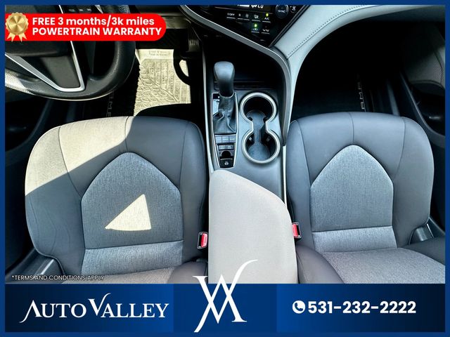 2021 Toyota Camry Hybrid LE Sedan 4D - 22939030 - 32