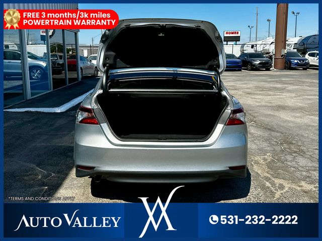 2021 Toyota Camry Hybrid LE Sedan 4D - 22939030 - 35