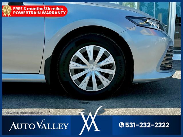 2021 Toyota Camry Hybrid LE Sedan 4D - 22939030 - 8