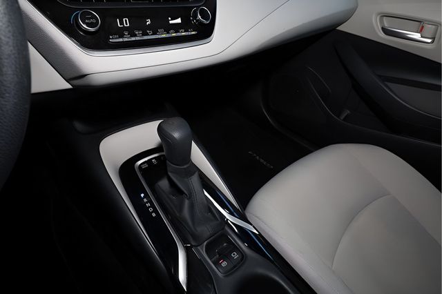 2021 TOYOTA Corolla Hybrid LE CVT - 22926277 - 26