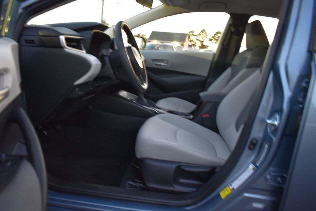 2021 Toyota Corolla Hybrid LE photo 11