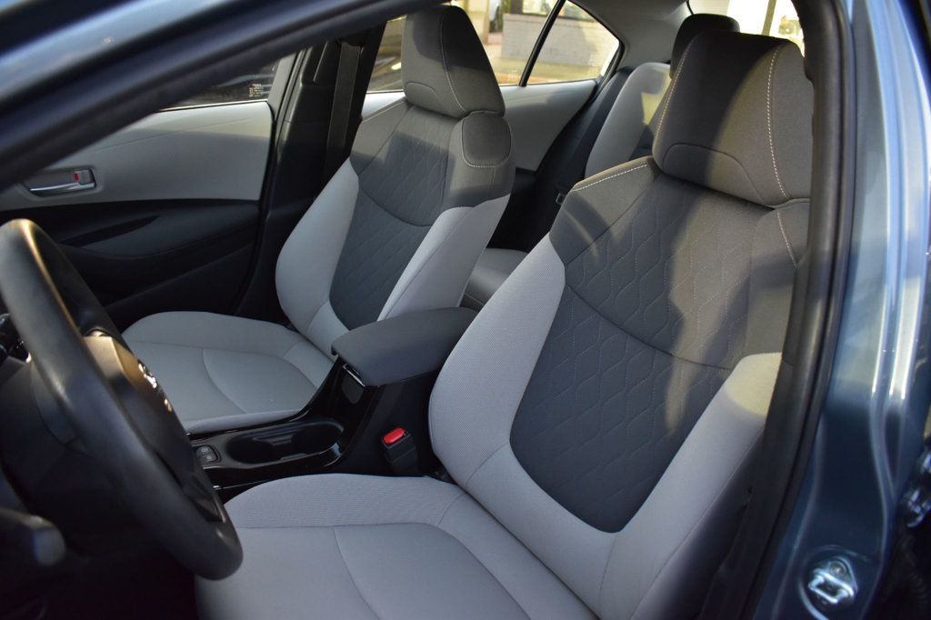 2021 Toyota Corolla Hybrid LE photo 12