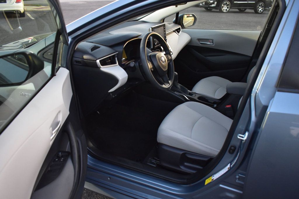2021 Toyota Corolla Hybrid LE photo 13