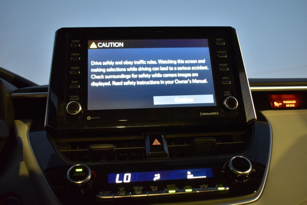 2021 Toyota Corolla Hybrid LE photo 24