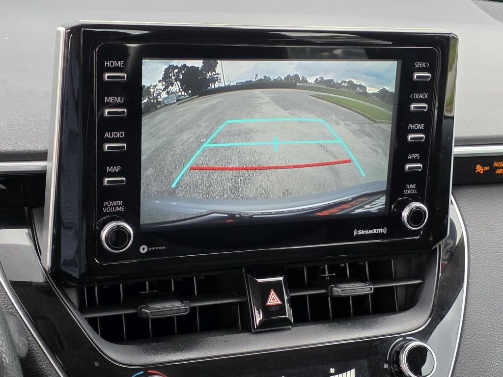 2021 Toyota Corolla LE photo 11
